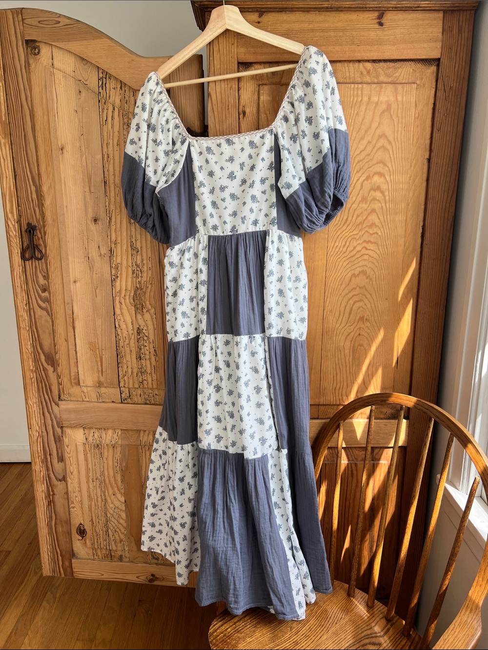 Neuflora | Patchwork Floral Puff-Sleeve Maxi Dress in Blue & White